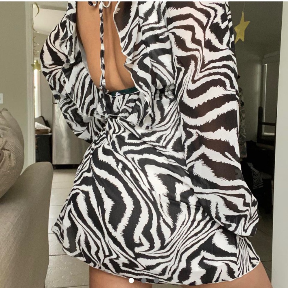Long Sleeve Abstract Black and White Dress